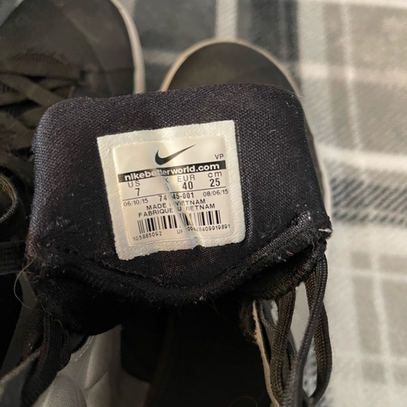 2015 Nike Hyperdunk Basketball Shoes - Picture 4 of 6